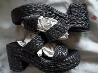 Black wedges size 6