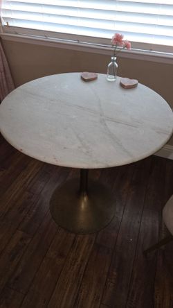 Round Marble Table
