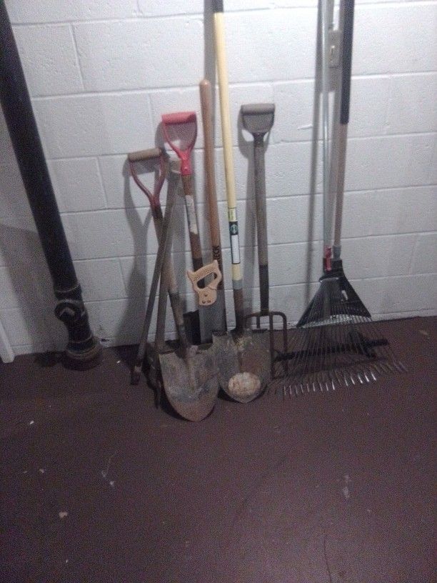 Landscaping Tools Everything In Good Condition.