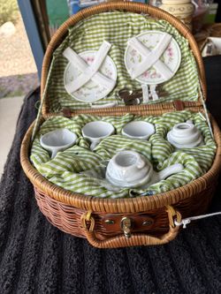 Tea Set  (youth) Wicker Case $22