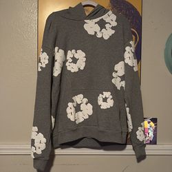 Demin tears size small/Medium  gray