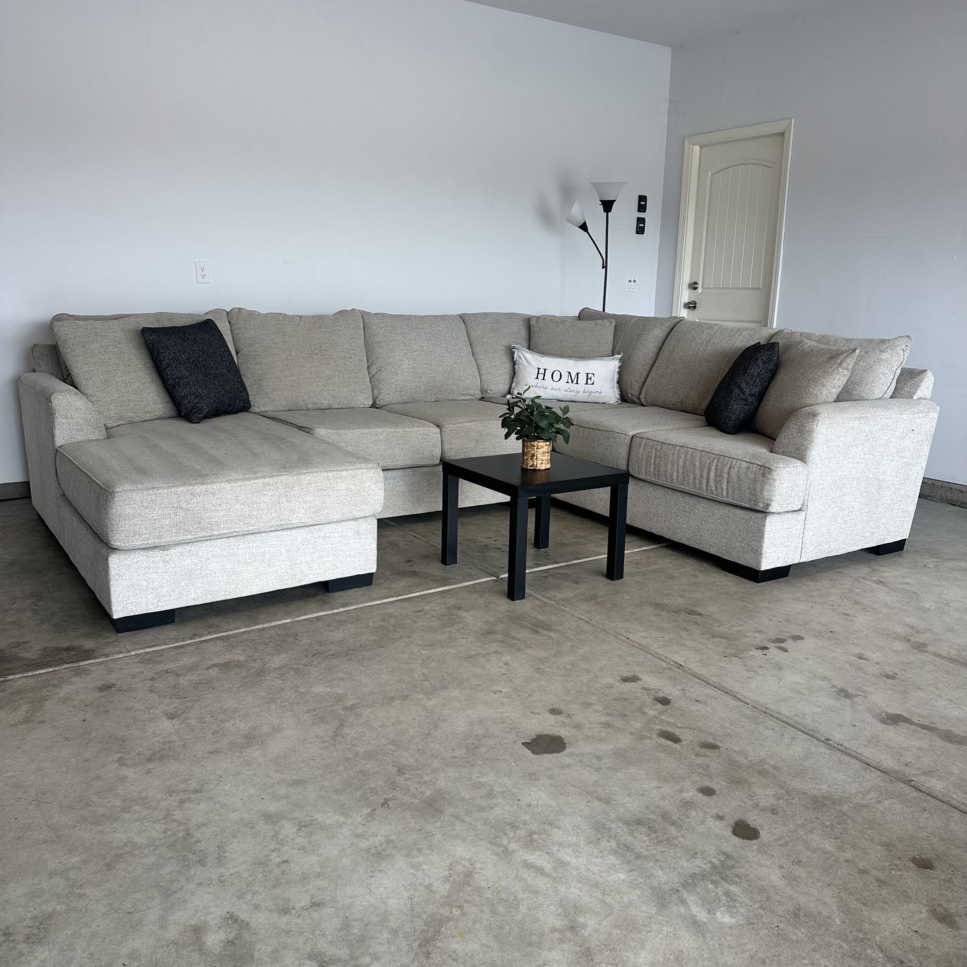 Can drop off Sectional Couch
