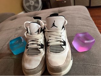 Jordan 4s