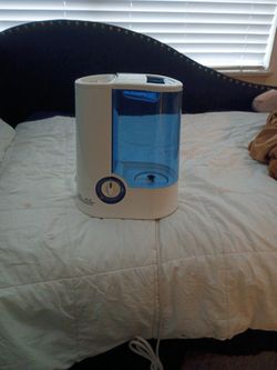 Vicks Warm Mist Humidifier Small to Medium Rooms 1 Gallon Tank . 