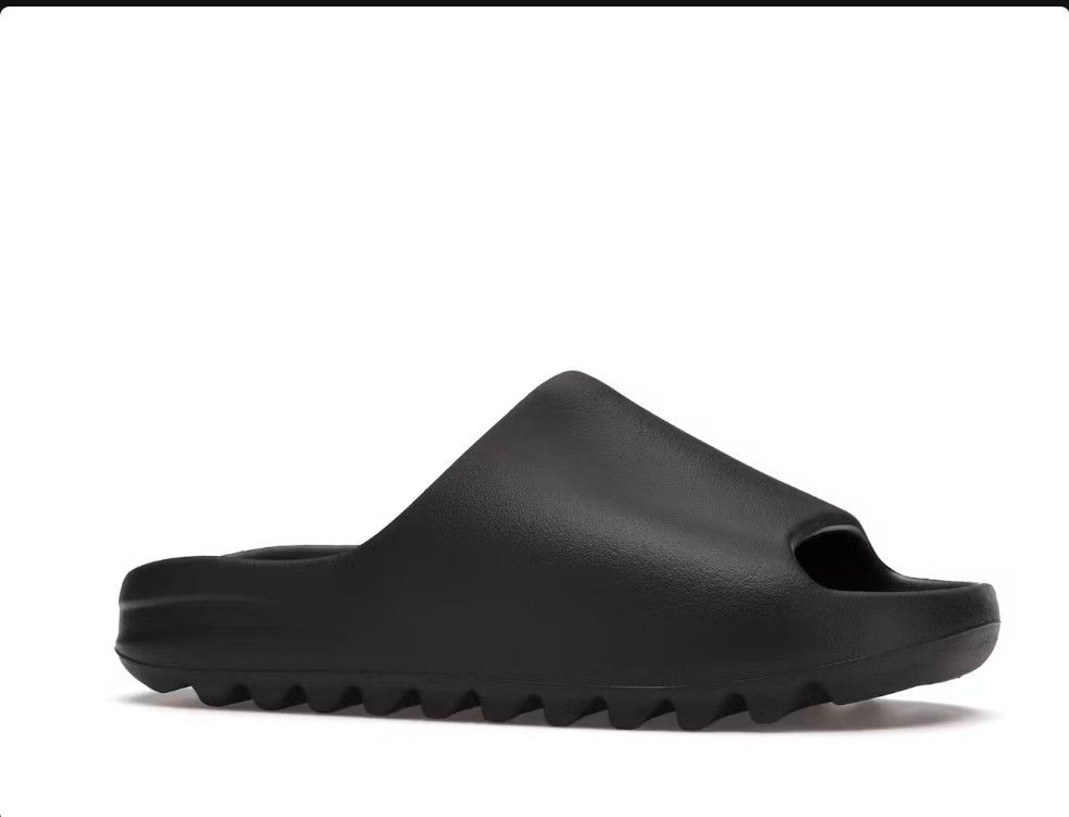 adidas Yeezy Slide
Onyx SIXE YEEZY 9 MEN