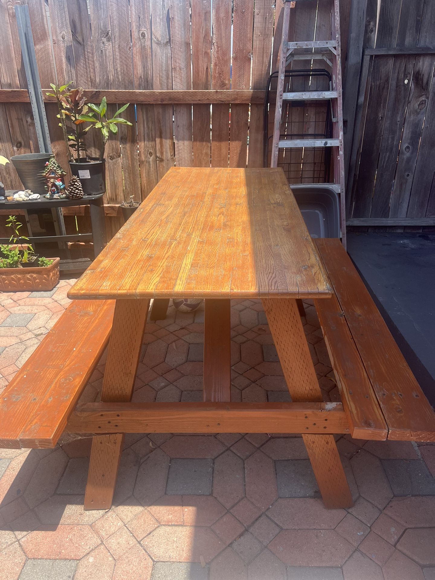 Outdoor  Picnic table 