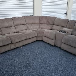 Sectional sofa (DELIVER OPTION)