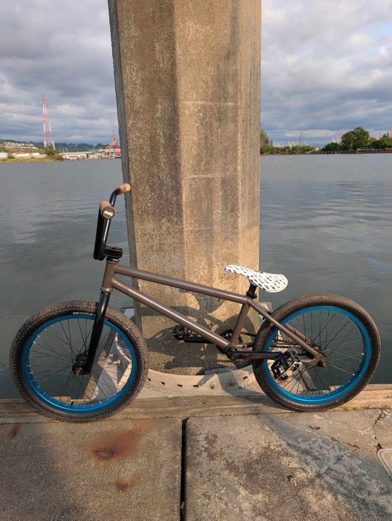 We The People Justice BMX Bike