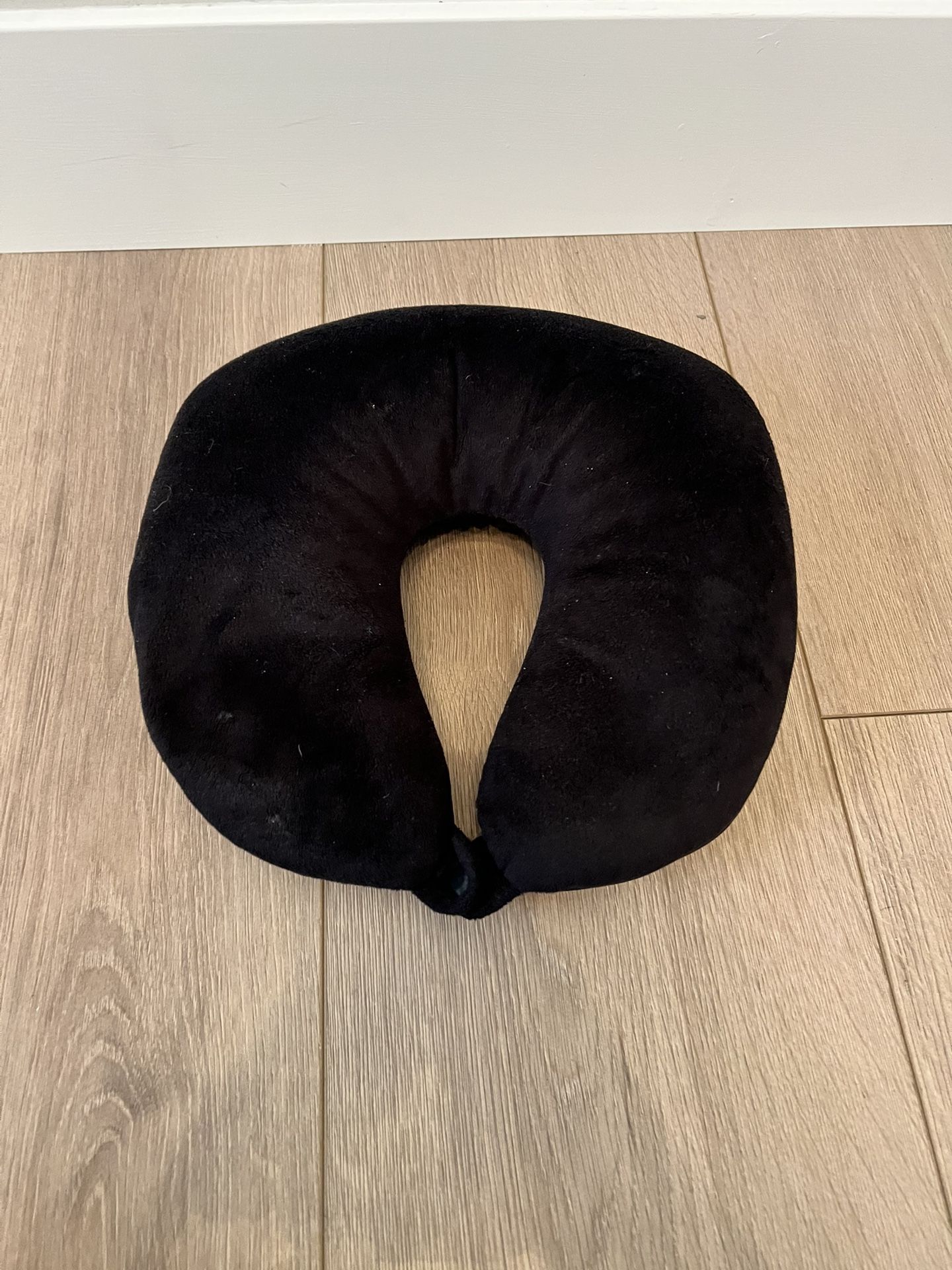 Like New Microbead Black Velvet Airplane Travel Neck Pillow w/ Snap Close Front