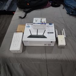 NETGEAR AC1750 MODEL R6400 WIFI ROUTER  W/ 4 WIFI EXTENDERS
