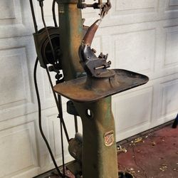 Champion Model 77 McKay Stitcher / antique leather sewing machine 