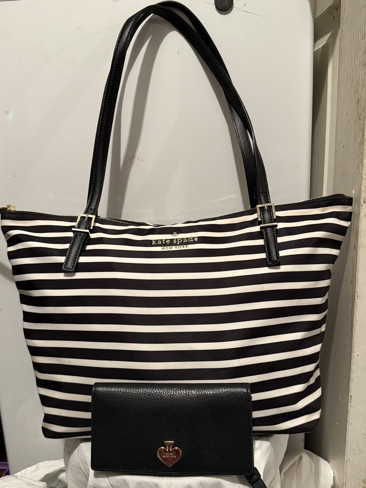 Kate spade bag with matching wallet