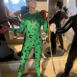 Riddler Statue