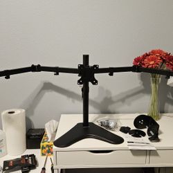 Triple Monitor Stand Made By MOUNT IT!