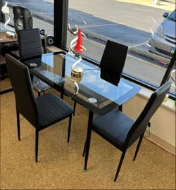• Dining Table for Sale – Limited Offer