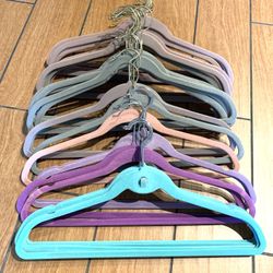 Joy Mangano Huggable Hangers QTY 40