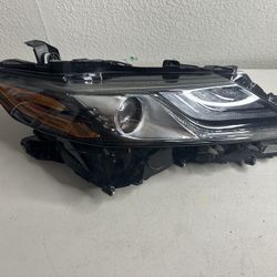 2021 -2023  Toyota Camry XSE Headlight Passenger Side Right Side LED OEM 