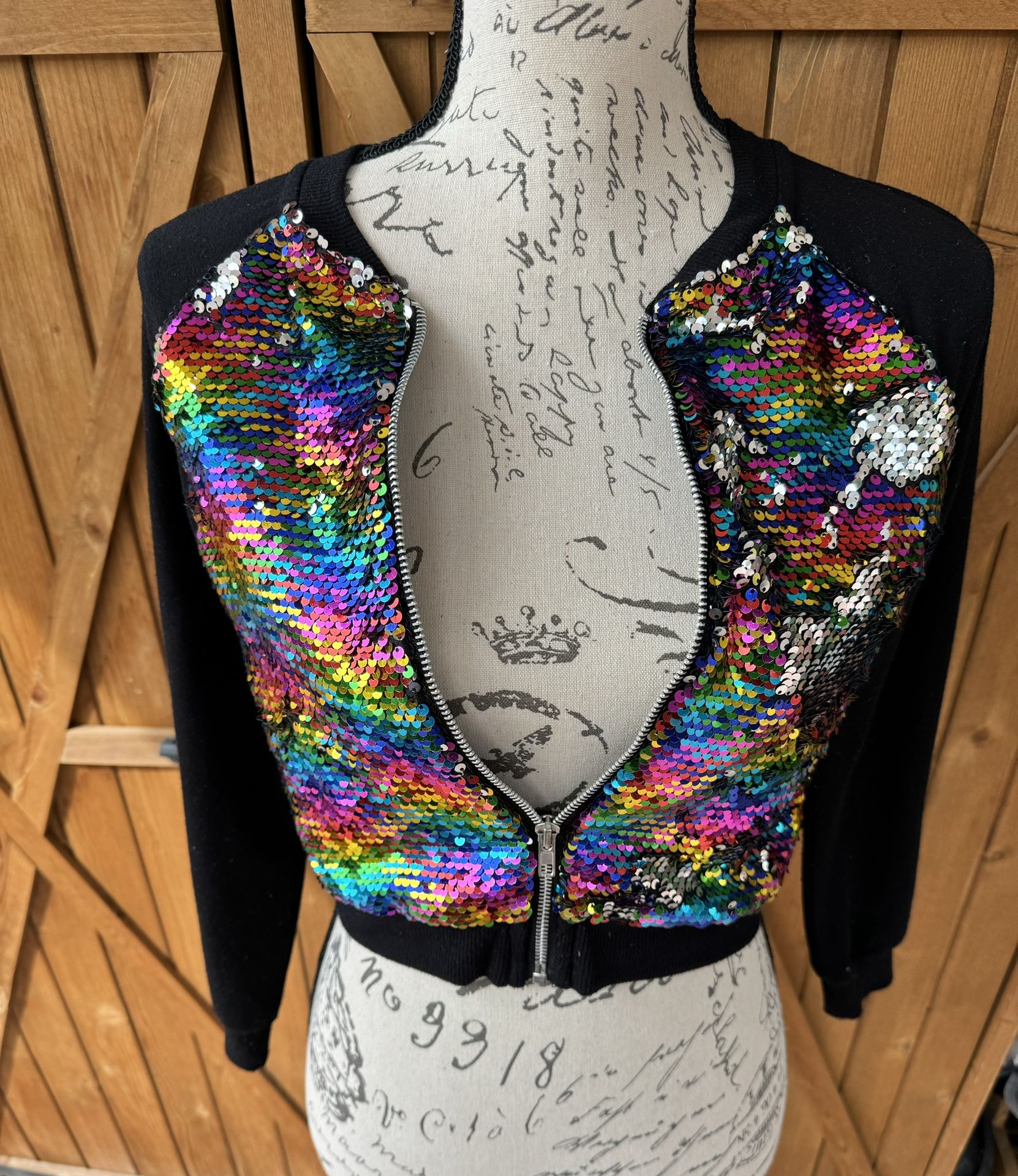 Girls Black Sweater sequined zip up front and Hogwarts multi colored Emblem Size 14 Large