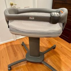 Chicco Bedside Bassinet 3 In 1