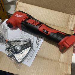 18 V Milwaukee Multi Tool Only Tool 