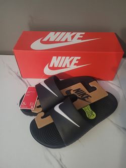 Nike Kawa Slides - Youth Size 5 (5Y)