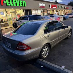Mercedes Benz C240