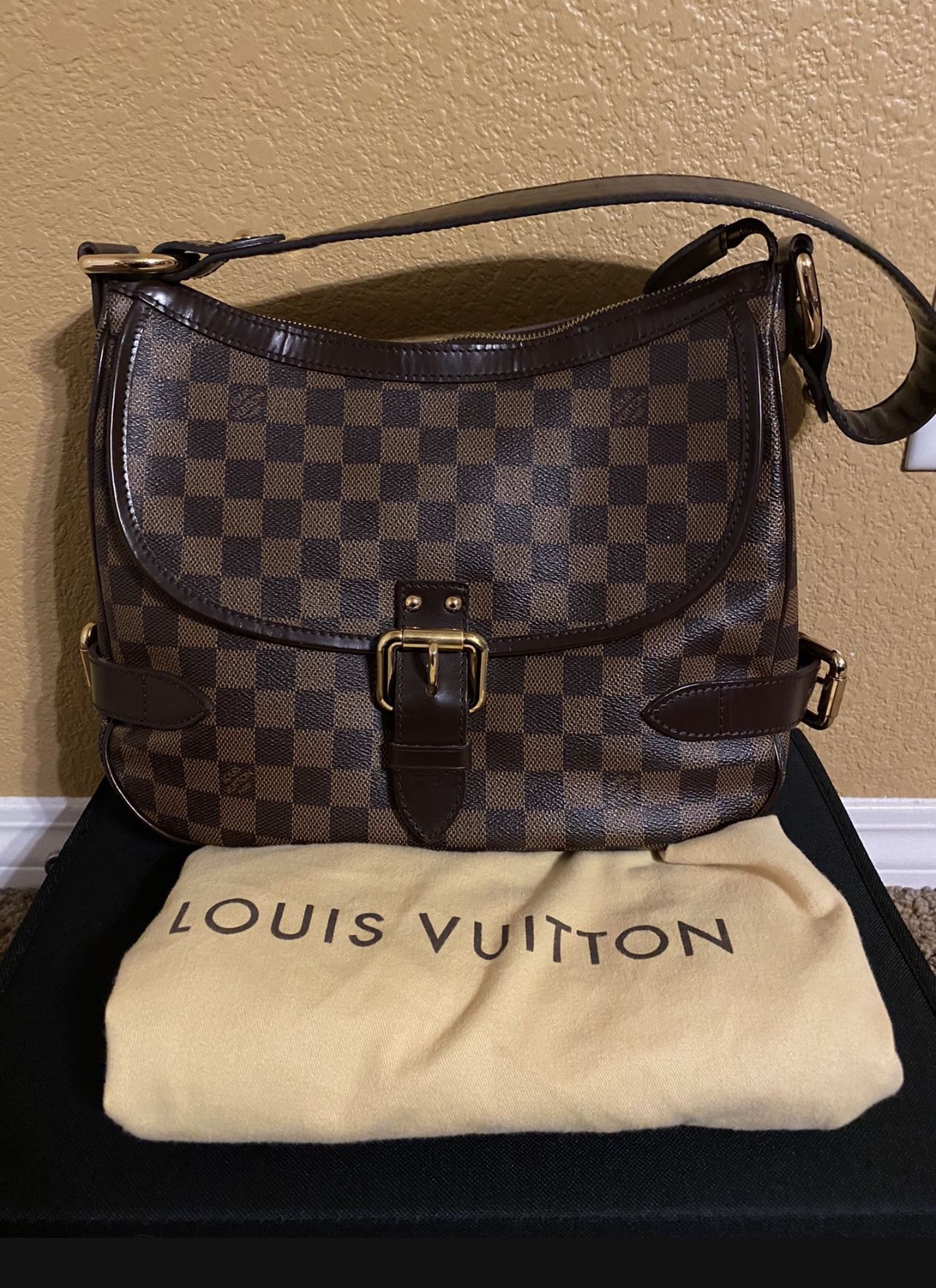 Louis Vuitton Handbag for Sale in Temecula, CA - OfferUp