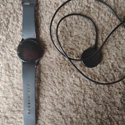 Galaxy Watch FE With Band And Charger 