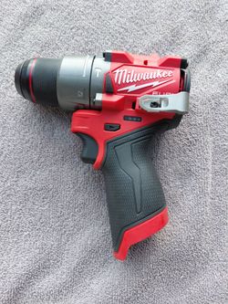 New open box serious buyers only $85 Milwaukee m12  1/2" hammer drill driver $85 cash pickvup beaumont cal