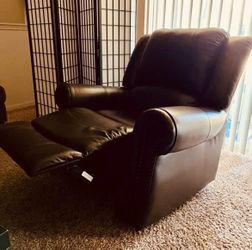 Reclining Sofa – Good Condition