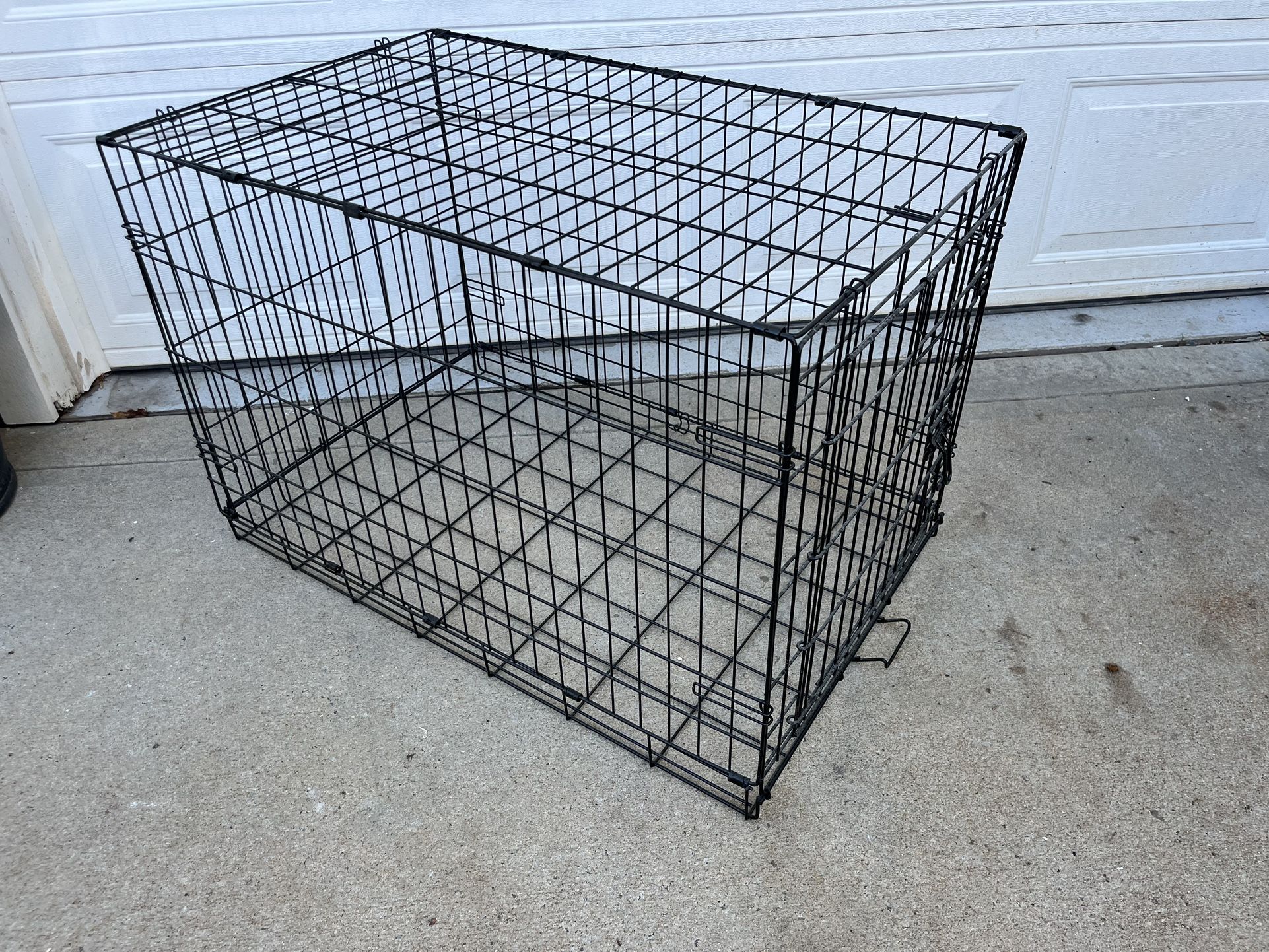 Dog Rate, Dog Kennel, 36 Inch Great Shape No Tray