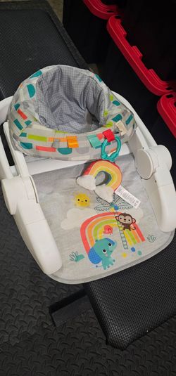 Mini highchair w/adjustable levels