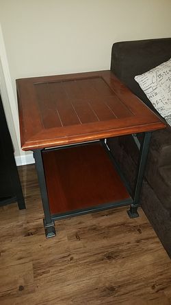 2 wooden end tables