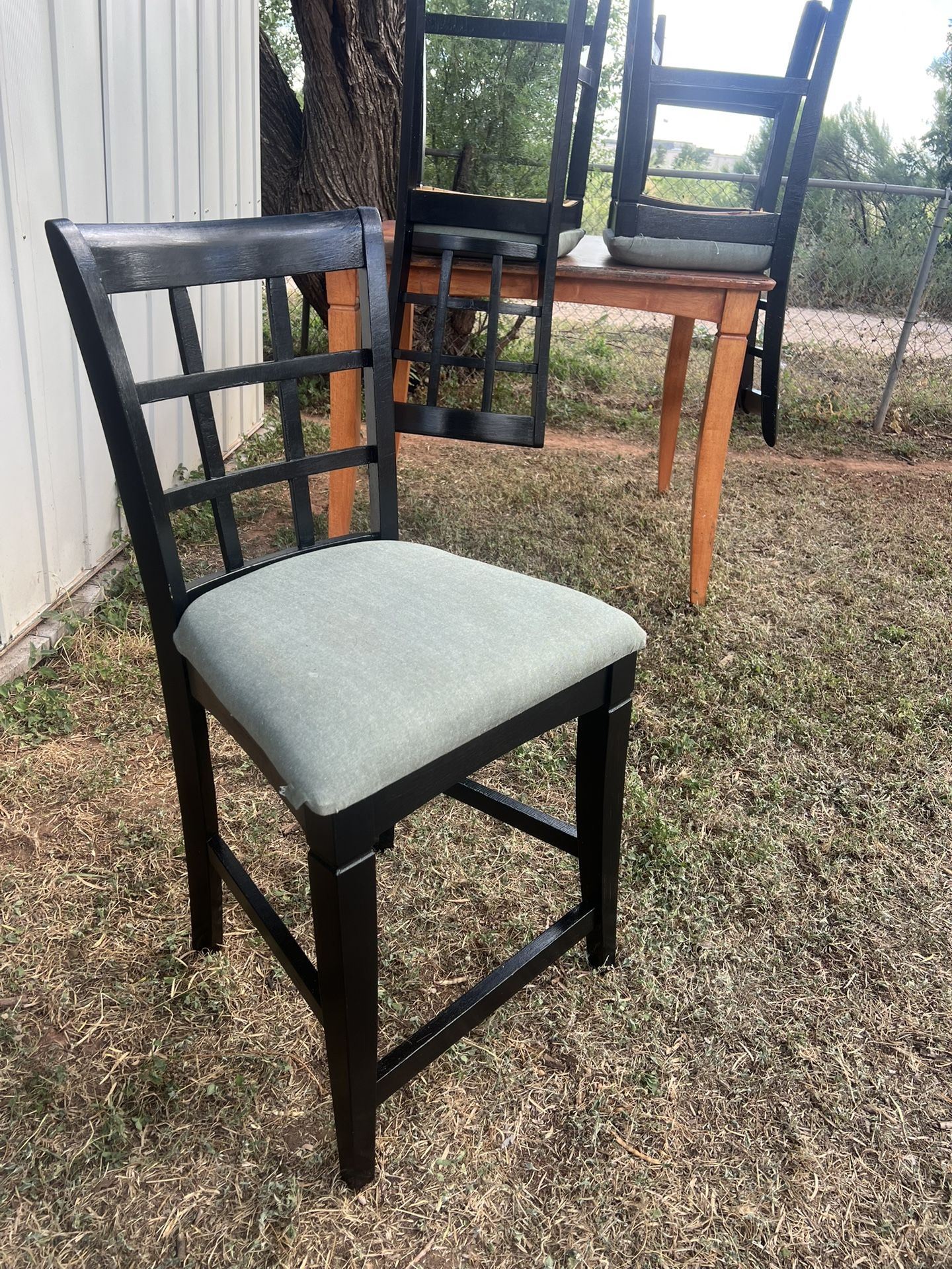 Wooden Hightop Table With 4 Chairs