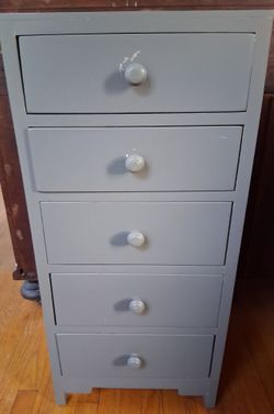 Vintage SIDE-DRESSER, Tall 5-Drawer, Solid Wood. $25