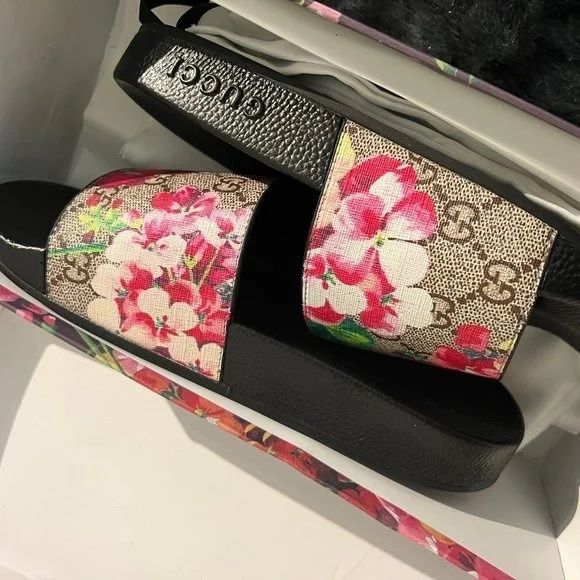 Gucci bloom store slides nordstrom