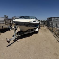 1984 Four winns Cabin cruiser