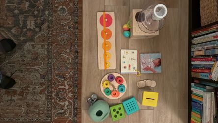 Lovevery The Babbler Playkit 13, 14, 15 Months