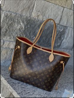 Authentic Neverfull crossbody accessories