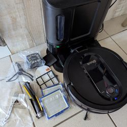 Shark IQ Self Emptying Robot Vacuum WI FI 