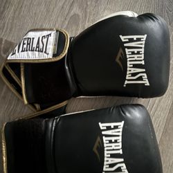  Boxing gloves 