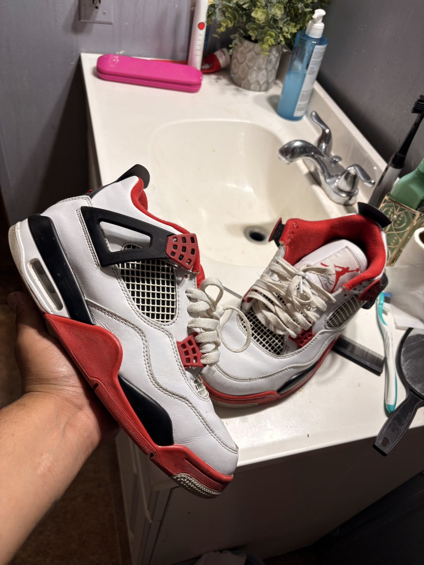Jordan 4s