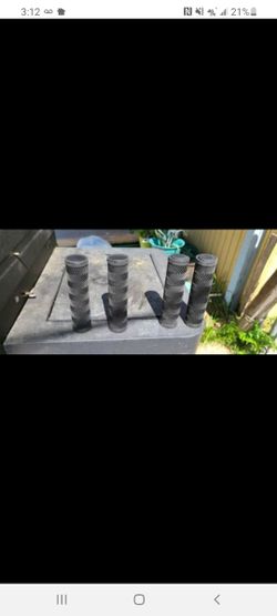 MTB grips and pedals