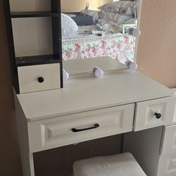 White Vanity With Chair