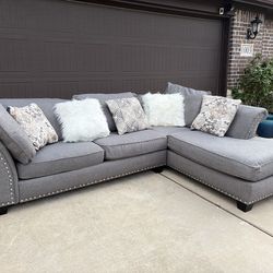Beautiful Gray Sectional Sofa with Chaise. Very good condition! Sturdy.