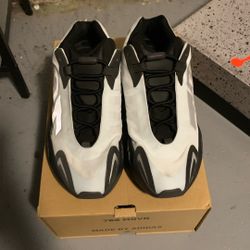 Yeezy 700 Mnvn Blue Tint 