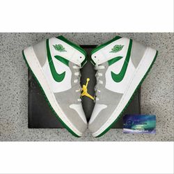Jordan 1 Mid Pine Green 6.5 Youth