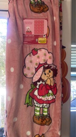 Strawberry Shortcake Plush Throw Blanket