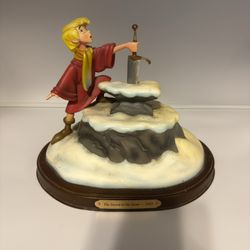 RARE THE SWORD IN THE STONE 2002 DISNEYANA CONVENTION LIMITED EDITION SCULPTURE