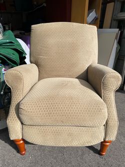 Tan Diamond Pattern Upholstered Recliner Chair